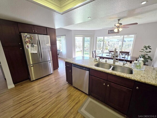 Building Photo - 341 Rolling Hills Ln