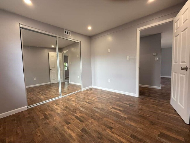 Building Photo - 4265 SW 62nd Ave