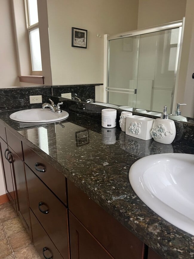 Building Photo - Beautiful 4 Bedroom in Ferndale! MOVE IN SPECIAL!