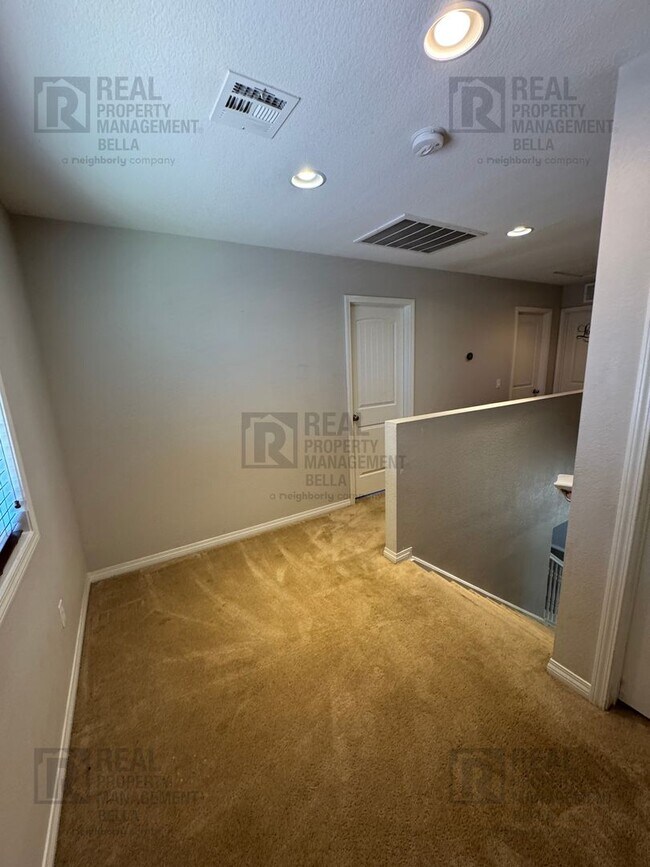 Building Photo - Spacious 4-Bedroom Menifee Home with Downs...