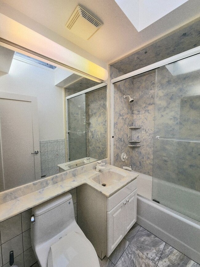 Building Photo - Lovely home in Daly City