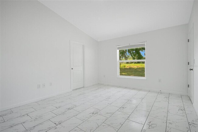 Building Photo - 207 Denton Ave