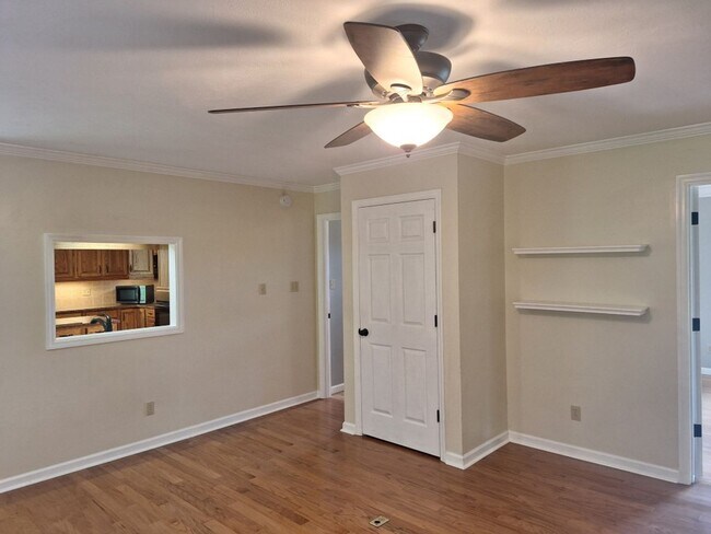 Building Photo - 4bd/3 bath located in desirable neighbor in Fox Den Subdivision in West Knoxville