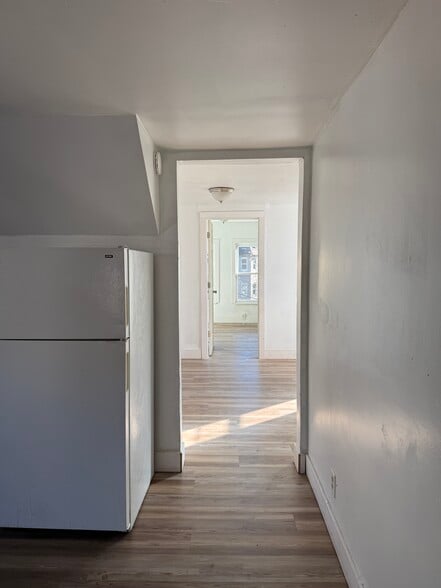 Building Photo - 103 Walnut St