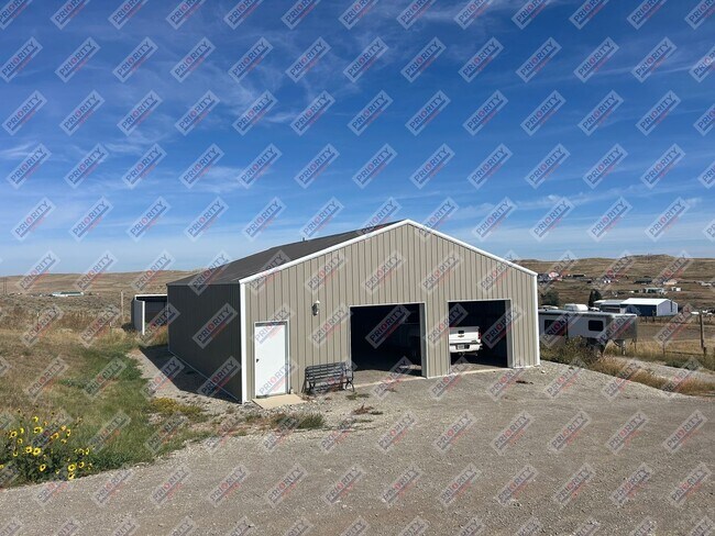 Building Photo - Stunning horse property on 40 acres!