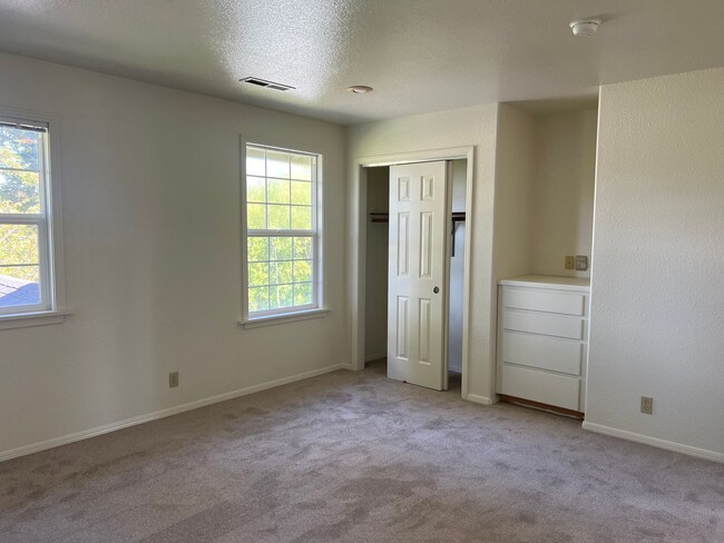 Building Photo - 4065fosd