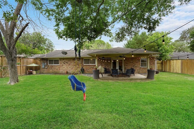 Building Photo - 10710 Overbrook Ln