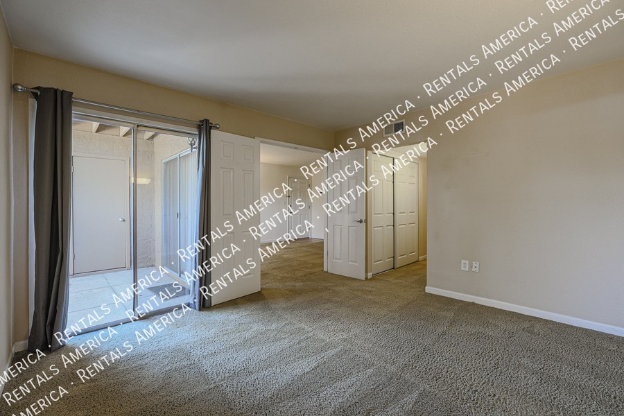 Building Photo - 5877 N Granite Reef Rd