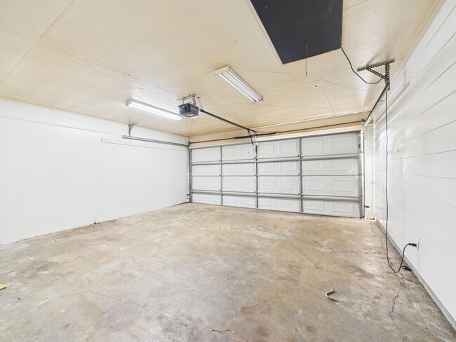 Building Photo - COMING SOON! 3 Beds, 2 Baths House for rent in Milton!