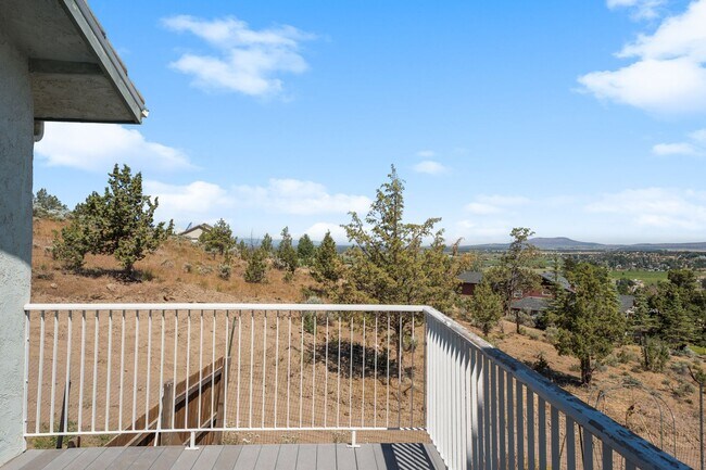 Building Photo - Charming 2 Bedroom ADU with Stunning Smith...