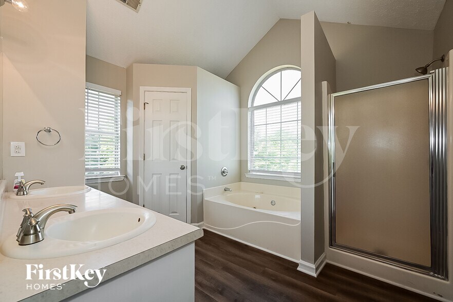 Building Photo - 4049 Fieldway Rd