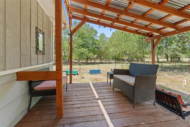 Building Photo - 1003 Bugg Ln