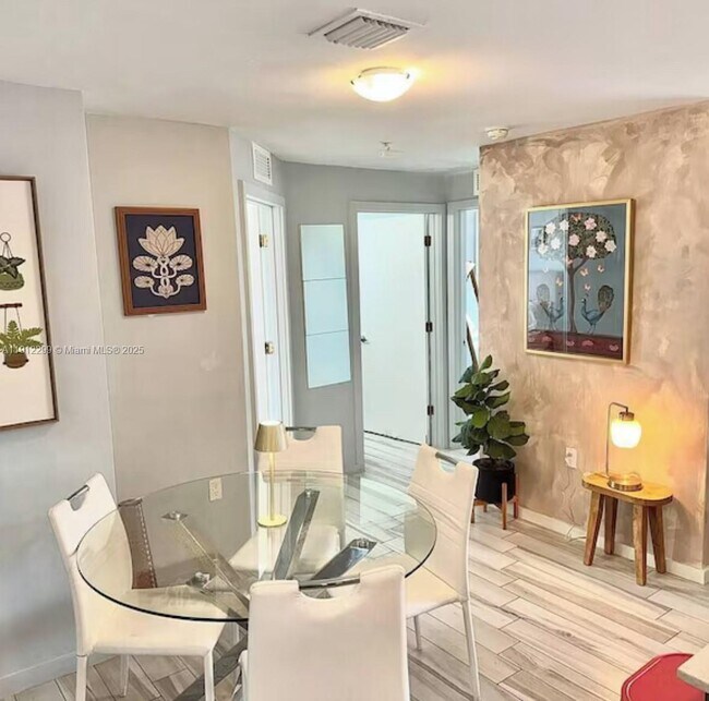 Building Photo - 481 NE 29th St