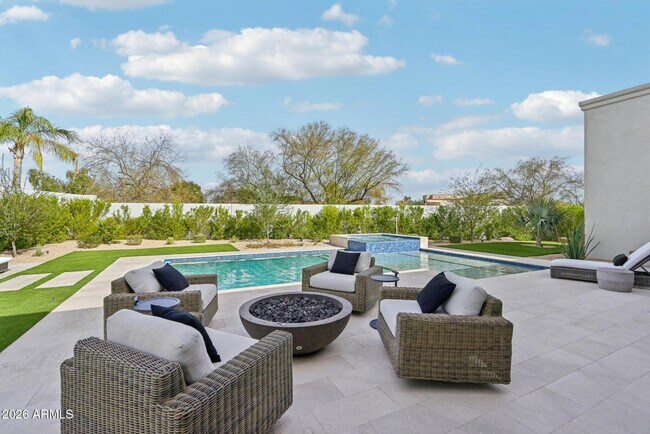 Building Photo - 9899 N 79th Way