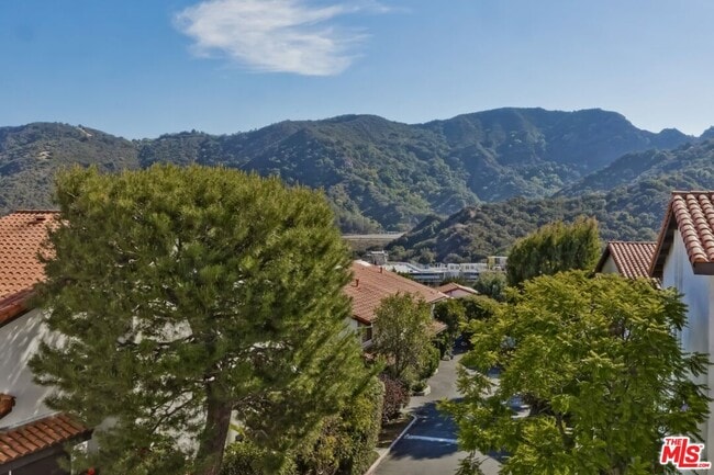 Building Photo - 1560 Michael Ln