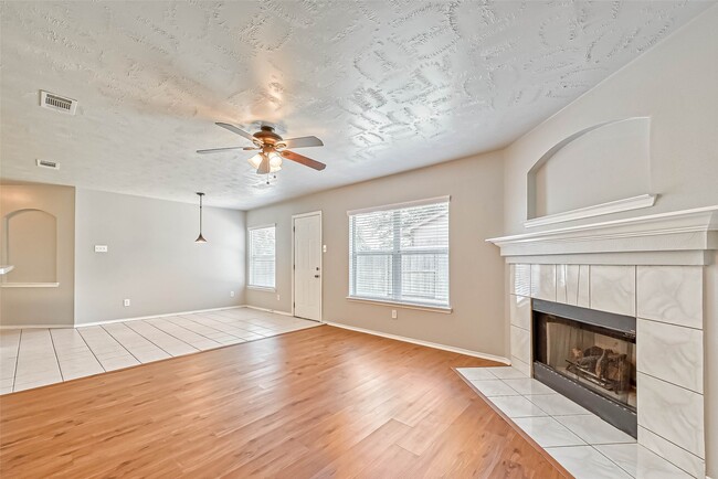 Building Photo - 758 Brushy Glen Dr