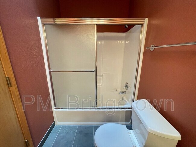 Building Photo - 11011 S Southridge Dr