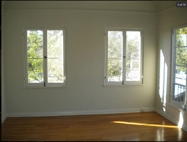 Building Photo - Classic Spanish! Los Feliz 2 BED HOME FOR ...