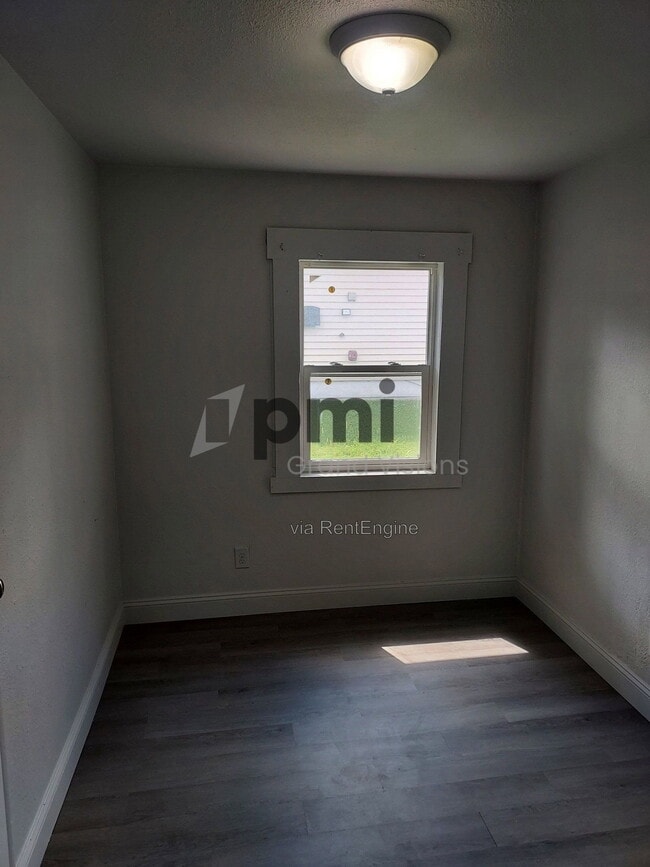 Building Photo - 801 Cantrell Heights St