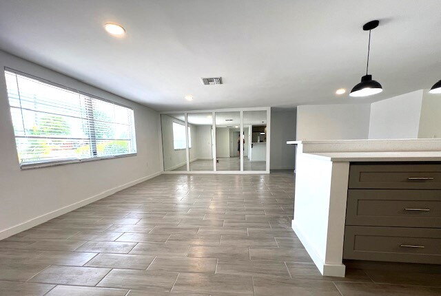 Building Photo - Beautiful 3/2 house in Gulf Harbor