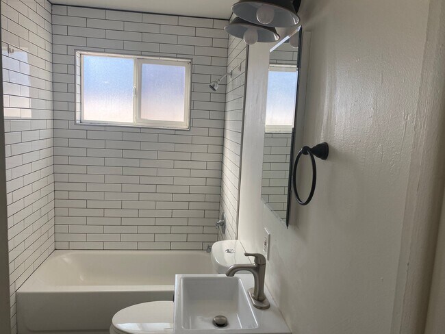 Floorplan - Coronado Court Apartment Homes