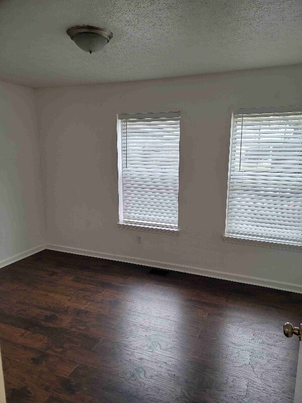 Building Photo - 739 W 8th St