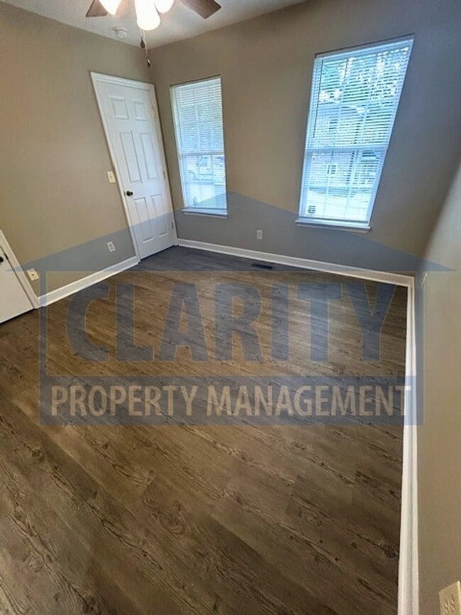 Building Photo - Three-bedroom home in Downtown Cleveland!