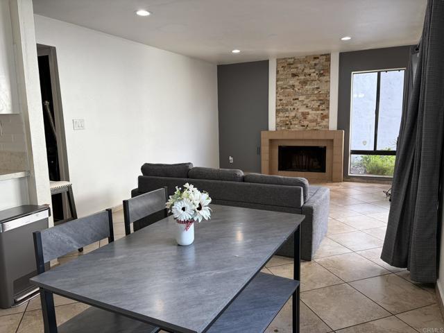 Building Photo - 1691 Melrose Ave