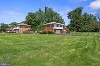 Building Photo - 17479 QUEEN ELIZABETH Dr