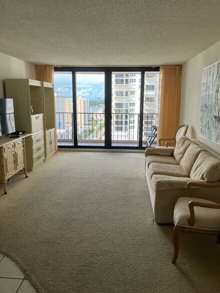 Building Photo - 2401 S Ocean Dr