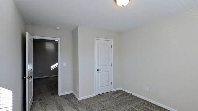Building Photo - 405 Sonoma Ct