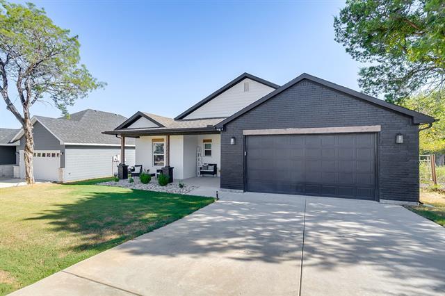 Building Photo - 2217 Forest Hill Ln