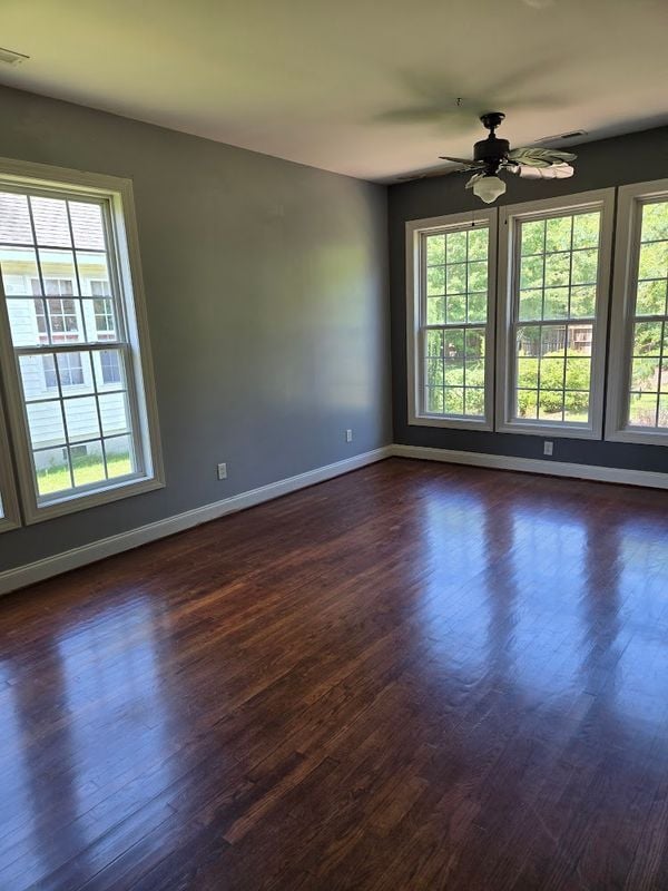Building Photo - 2761 Country Club Dr