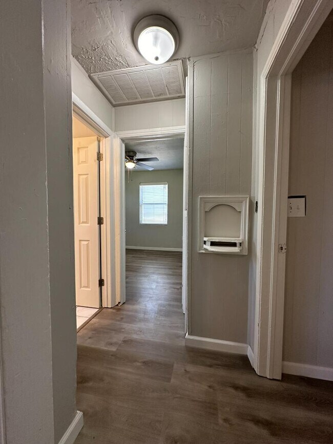 Building Photo - 3208 NW 30th St