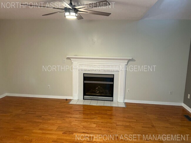Building Photo - Welcome to 4 Bedroom and 3.5 Bath Home In ...
