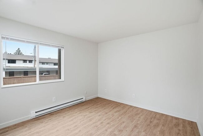 Building Photo - 3106 E 27th Ave