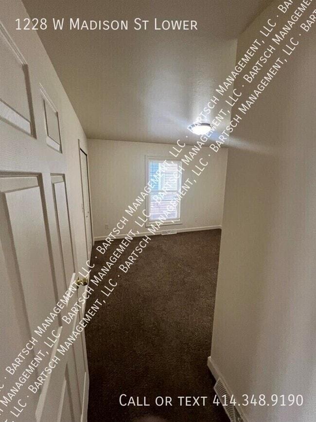 Building Photo - 1228 W Madison St