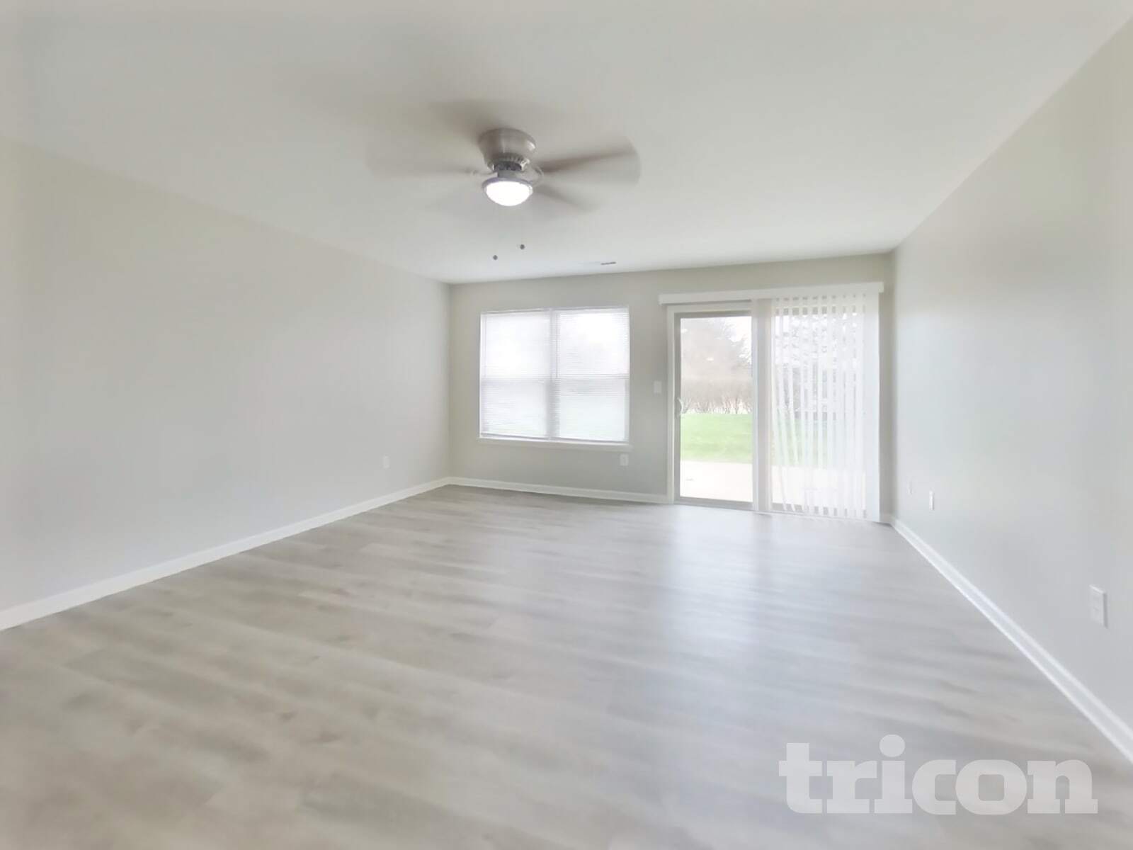 Building Photo - 11491 N Creekside Dr