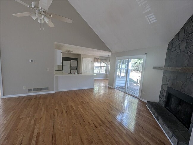 Building Photo - 1995 Holly Cove Rd