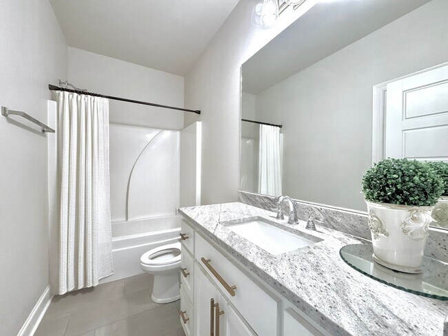 Building Photo - Elegant Townhouse in StoneLake Village – Stylish 3BR/2BA with Garage & Patio