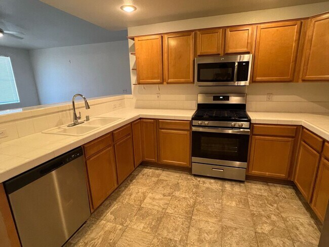 Building Photo - Summerlin - Gated - off Town Center