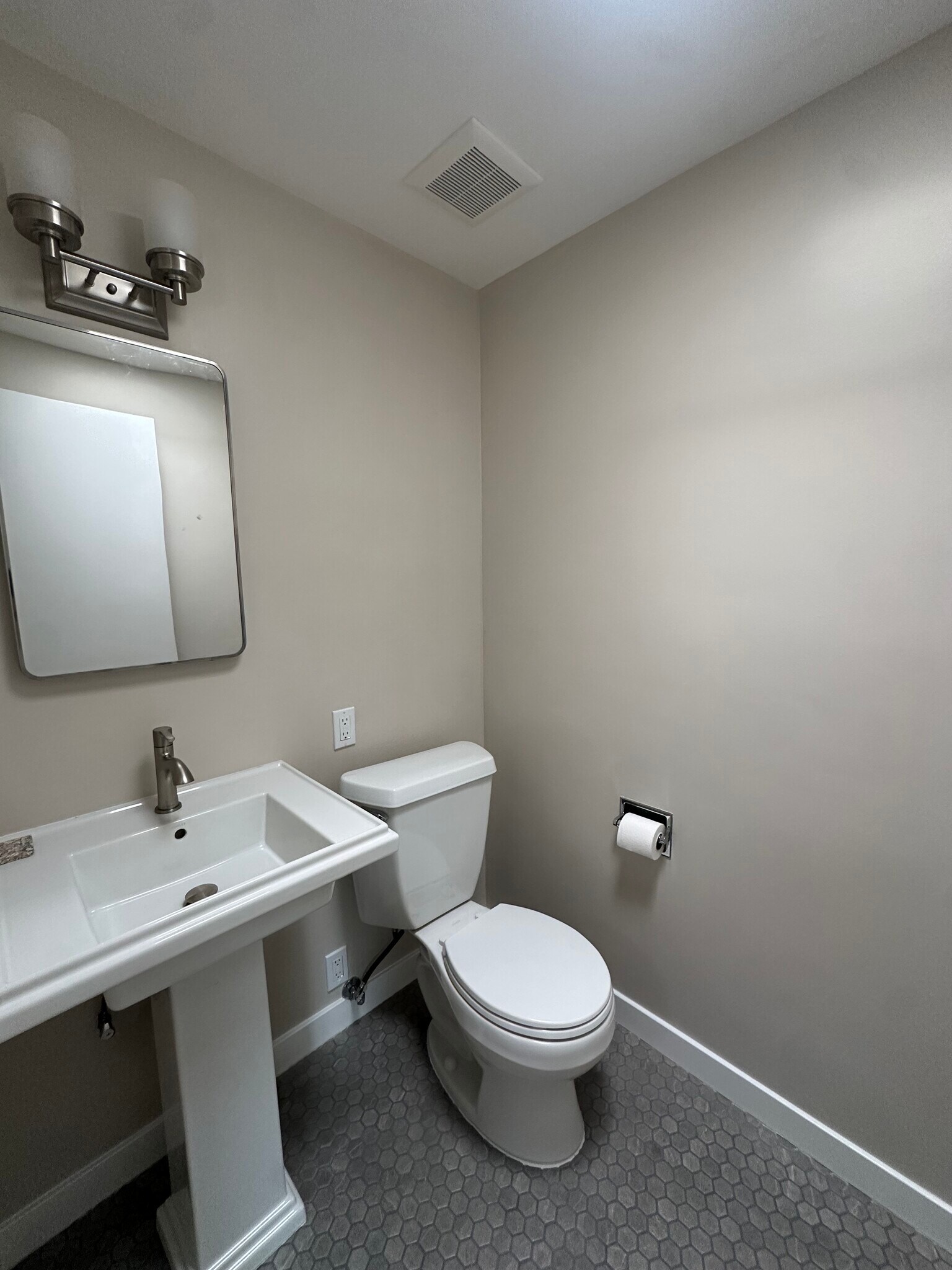 Building Photo - 16703 Alginet Pl