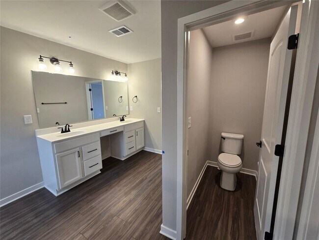 Building Photo - 196 Catalpa Grv