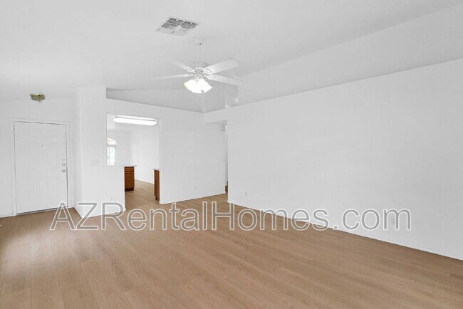 Building Photo - 882 E Monterey St