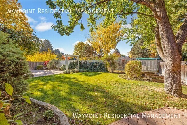 Building Photo - 4917 N Contour Way