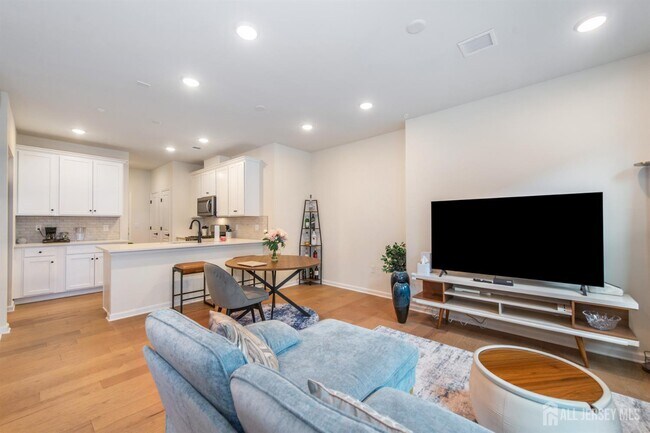 Building Photo - 222 Jessie Pl