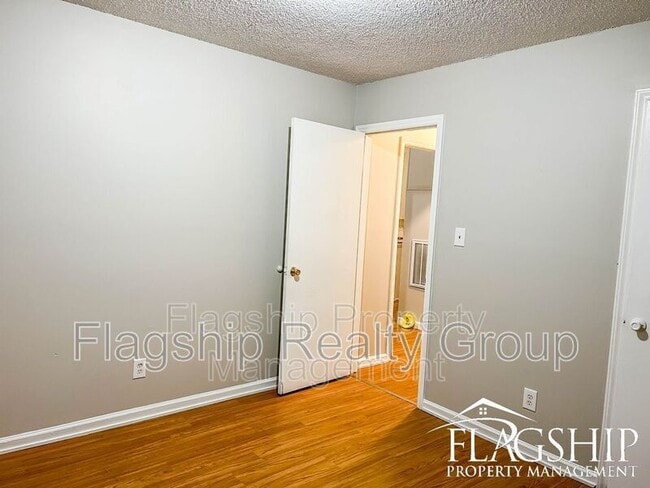Building Photo - 209 Connie Cir
