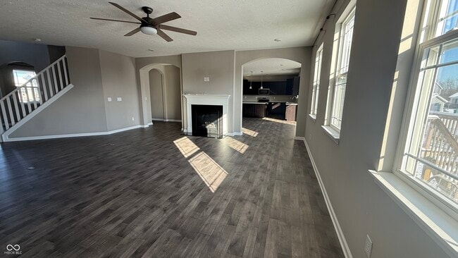 Building Photo - 6923 Bryant Pl