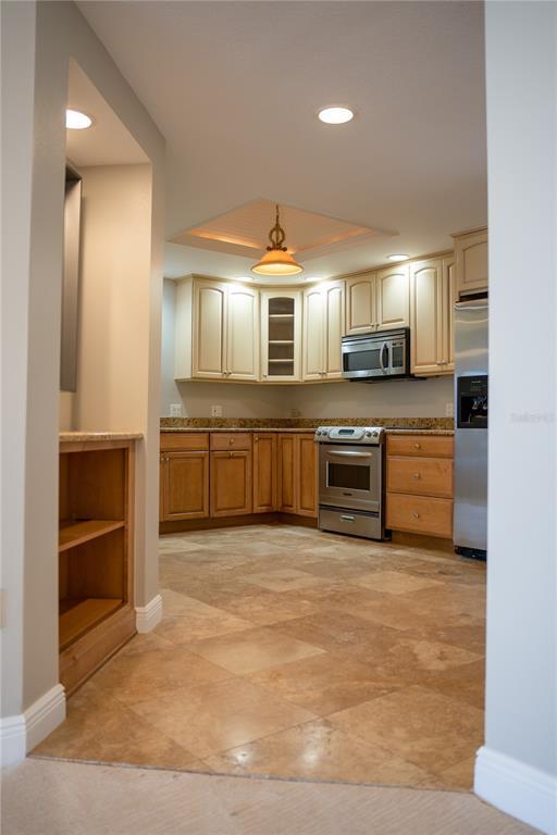 Building Photo - 1 Beach Dr SE