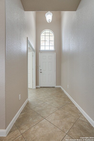 Building Photo - 2307 Clover Ridge